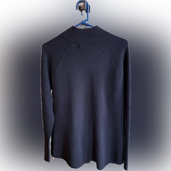 Tahari asymmetrical zip Sweater NWT- black- size L - Picture 5 of 5
